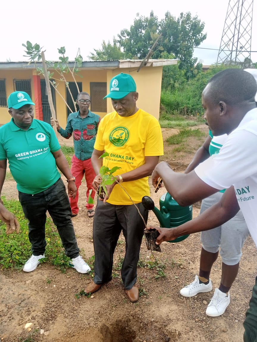 (GREEN GHANA PROJECT) MP, MCE, MCD AND STAKEHOLDERS TARGETS TO PLANT 200,000 TREES IN UDE