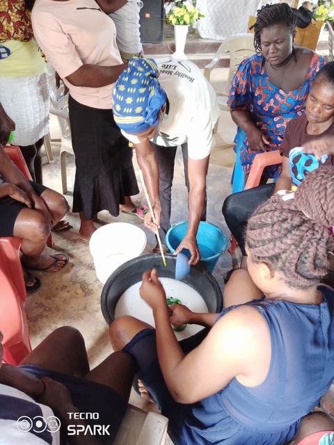Training of women in soap making2