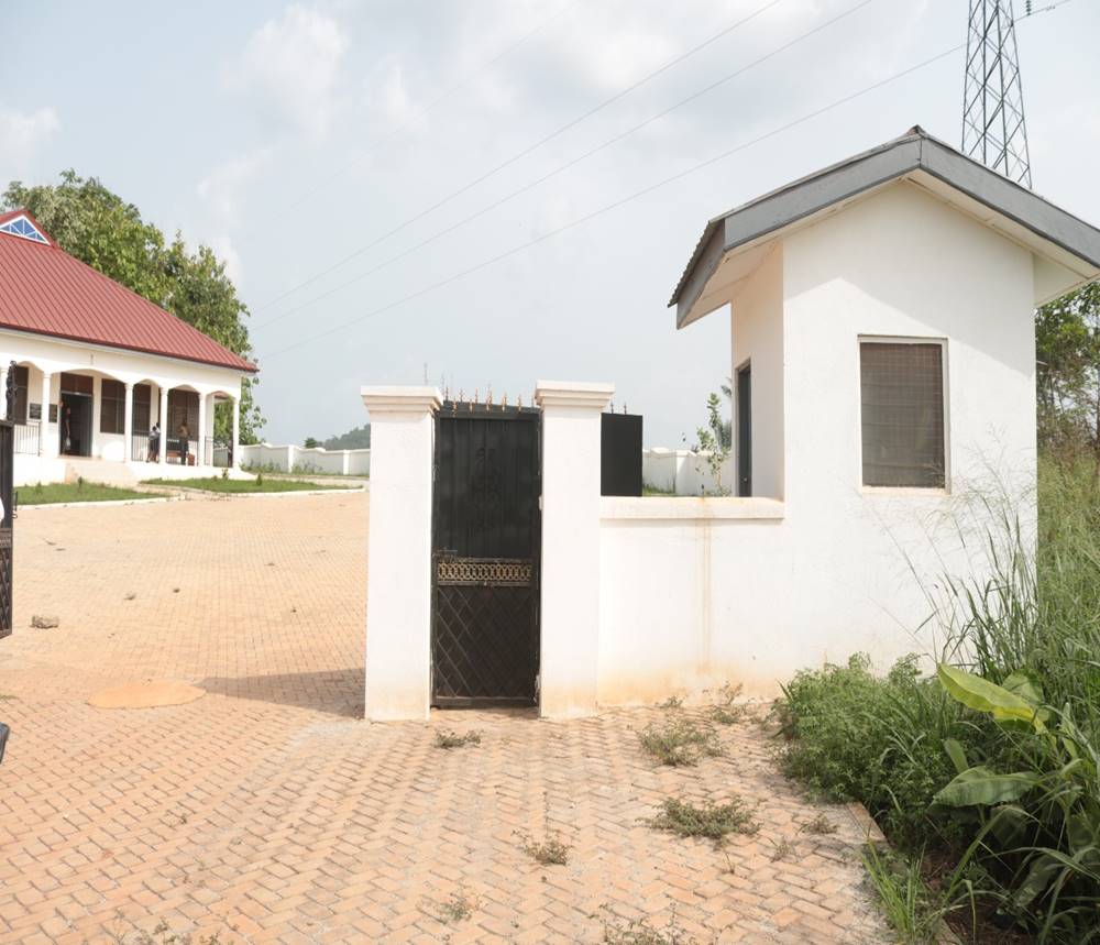 CONSTRUCTION OF PAVEMENT, LANDSCAPING AND FENCE WALL WITH SECURITY BOOTH AROUND THE HIGH COURT BUILDING